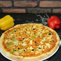 Chicken And Vegetable Pizza