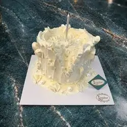 Vanilla candle cake8 people