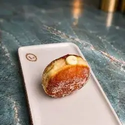 Bombolone with crem patsserie