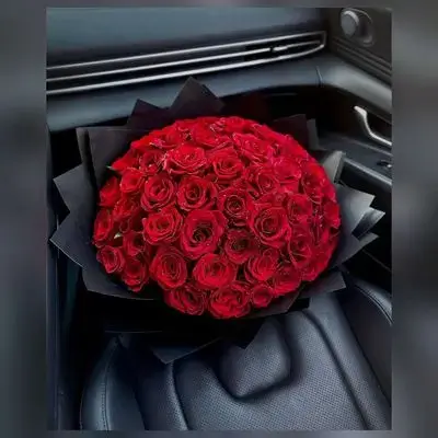 Large Imported Red Rose Bouquet – 89 Flowers