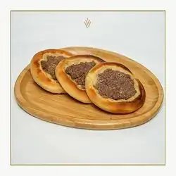 Lahm Beajin Lebanese