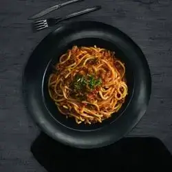 Spaghetti Bolognese (460 Cal | P:26G)