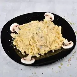 Fettuccine Alfredo
