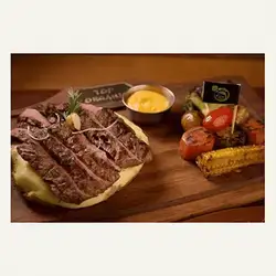 Beef Steak With Kumpir With Cheese Sauce
