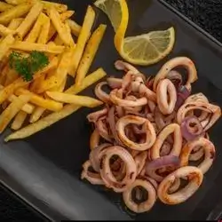 Calamari With Onions And Fries