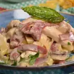 Fettuccine Alfredo