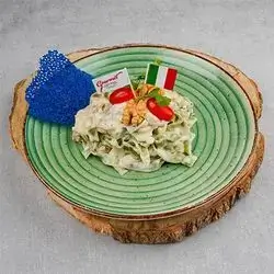 Fettuccine Agli Spinaci, Salsa, Noci