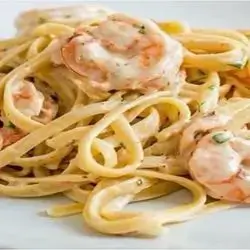 Fettuccine Panna & Gamberetti