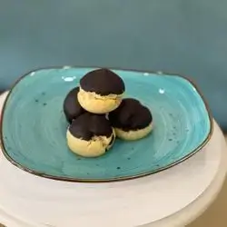 Mini Chocolate ecliar