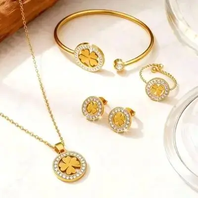 4pcs Titanium Steel Fashion Party/Casual Four-Leaf Clover