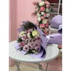 Purple & white flowers bouquet