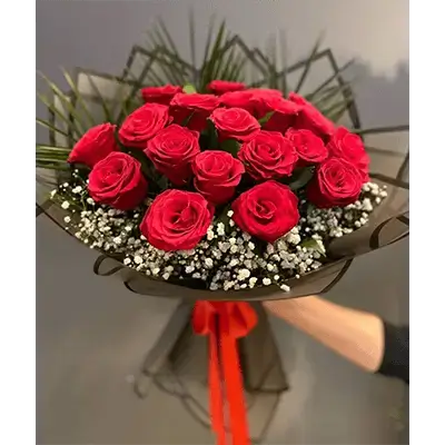 Bouquet Of Red Flowers With Accessories, 20 Flowers