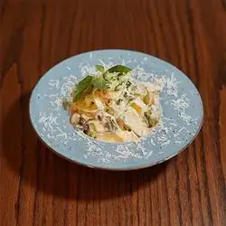 Fettuccine Alfredo Pasta