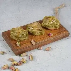 Turkish Midiya With Pistachios