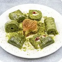 Mixed Pistachio Baklava - 1 Kg