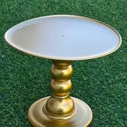 Stand cake