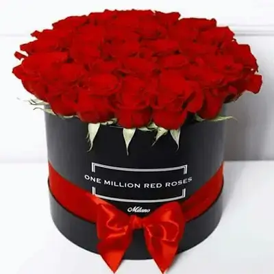 Box Of Red Flowers With Accessories, 39 Flowers