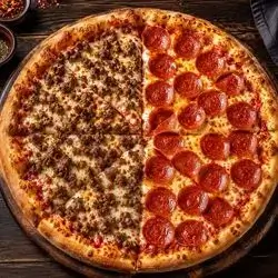 بيتزا نص لحم بقري ونص بيبروني