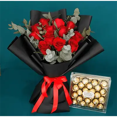 Natural Flower Bouquet With Ferrero Chocolate