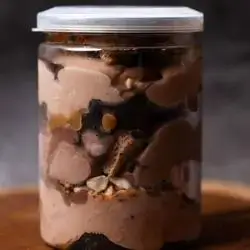 chocolate can