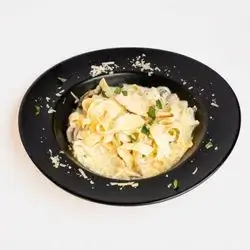 Fettuccine Alfredo