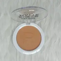 Makeup Revolution Compact Powder-Dark Tan