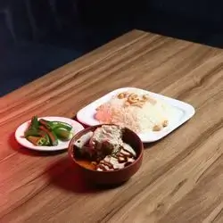 Meat With Labn in Tray