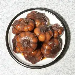 Garlic With Pomegranate Molasses