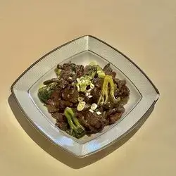 گۆشت لەگەڵ برۆکۆلی