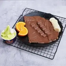 Chocolate And Kinder Square Crepe