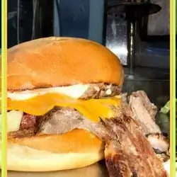Beef (guss) cheese burger 