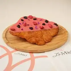 Flat Croissant (Ruby Chocolate)