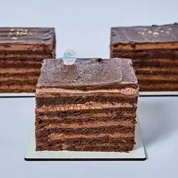 Gluten Free Cake Slice