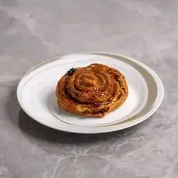 Raisin Roll with Pistachio