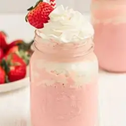 Strawberry And Vanila Frappe