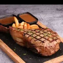 Tomahawk Steak 1.3 Kg