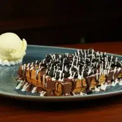 Crunchy Oreo Waffle