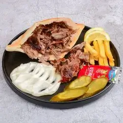 Meat Shawarma In Iraqi Bun