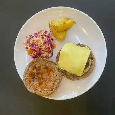 Beef Burger (371 Calories)