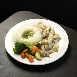  Chicken Stroganoff