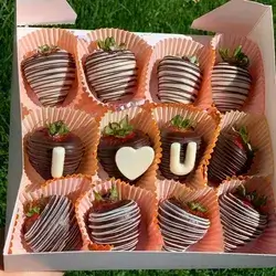 Strawberry Box (Love You)