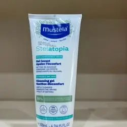 Mustela Stelatopia cleansing gel soothes discomfort gently cleanses minimizes the drying effect of bathing