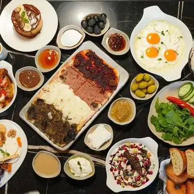 Sharing Style Breakfast for 2 Persons