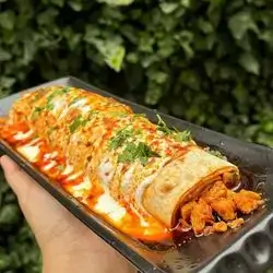Tantuni Chicken And Yogurt In Bread