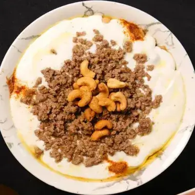 Fattah Yoghurt Plate With Meat and Nuts
