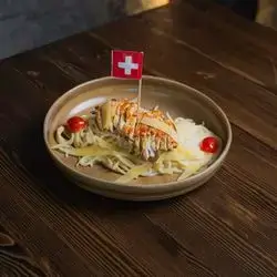 Spaghetti with Chicken Breast and Swiss Cheese