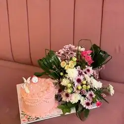 Flowers And Cake Strawberry Cake Flavor