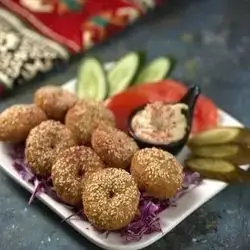 Falafel Plate 8 Pieces