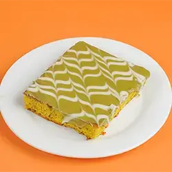 Pistachio Brownie Cake With Pistachio Sauce