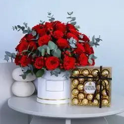 Spherical Natural Flower Box With Ferrero Chocolate Box
